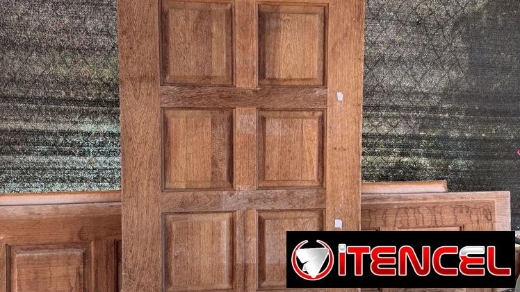 Puerta importada de madera preciosa nueva original , robusta y maciza