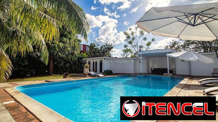 📱 Hostal de 6 Habitaciones con Piscina y Tarima