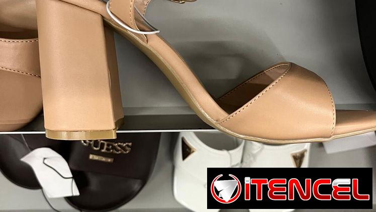 Zapato de tacón cuadrado de mujer