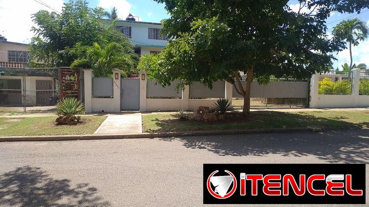 Venta- Atabey casa en bajos de biplanta