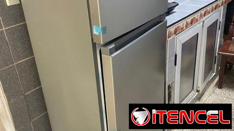 Vendo refrigerador de 7 pies de congelación seca de 4 meses de uso prácticamente nuevo
