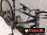 Bici de carbono con aluminio 622 giant