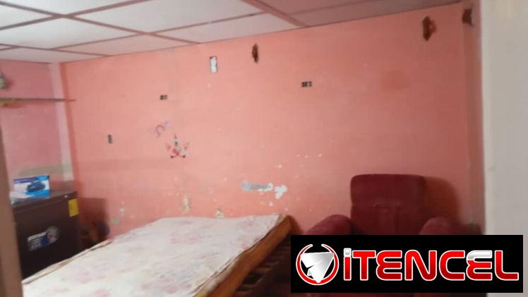 Casa en la lisa 1 cuarto cerca de ave 51