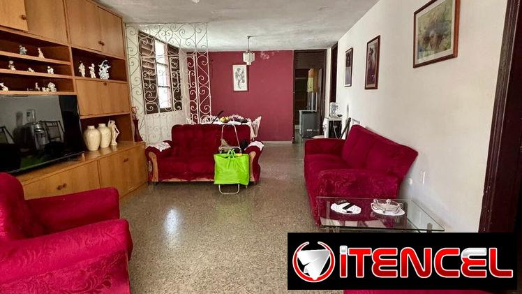 OPORTUNIDAD EN ALTAHABANA: CASA INDEPENDIENTE CON 5 HABITACIONES!!!
