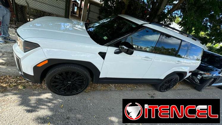 Vendo o negocio en Hyundai Santa Fe XRT 2025 12.000 millas
