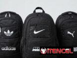 Tenis y mochilas