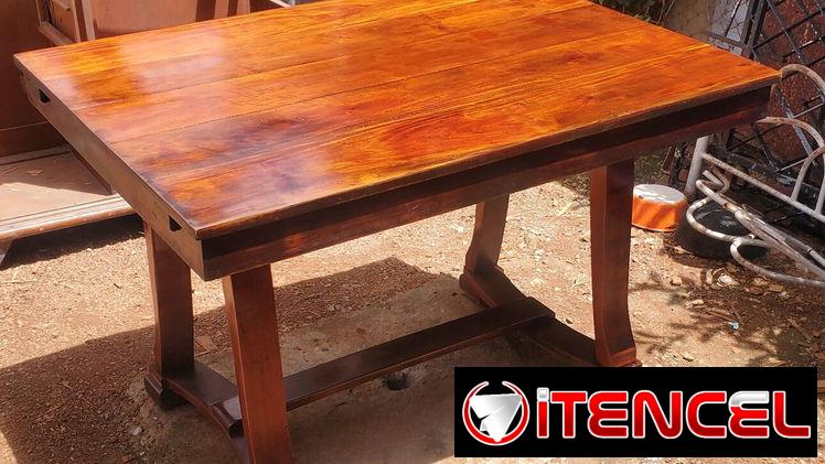Mesa de CAOBA macisa