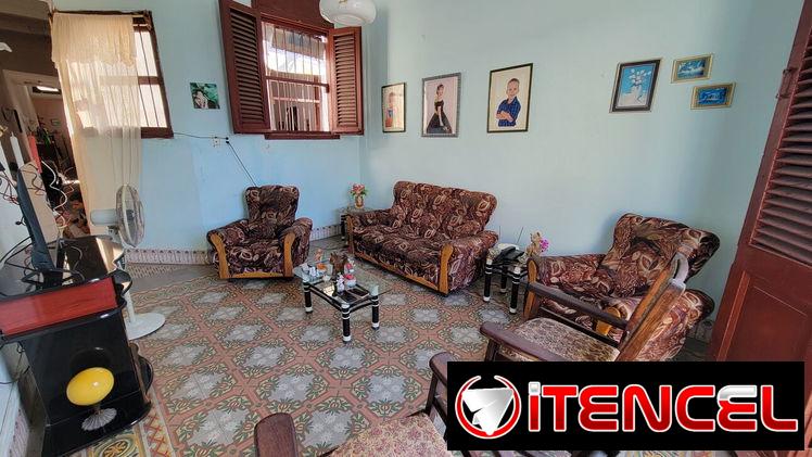 Se vende casa de viga y losa en Centro Habana