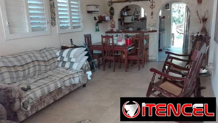 Vendo Casa biplanta en Guanabo, planta baja.
