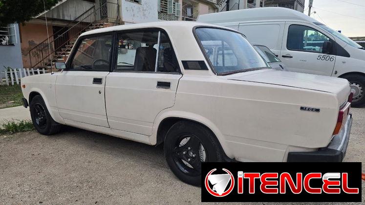 Vendo LADA 2105 , año 2001c motor 05, caja 5ta , 11/43, precio 6800 usd ,52649227