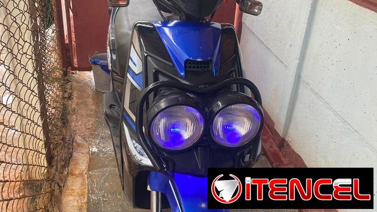 MOTO ELÉCTRICA BUHO 2 MODELO AVISPÓN 1750 USD, es de uso.