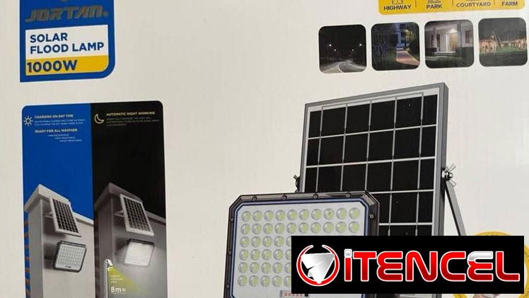 Lámpara con PANEL SOLAR de 1000 watts