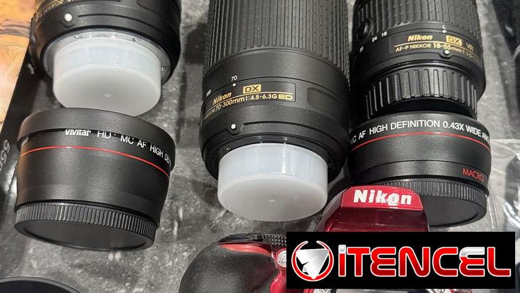 Nikon D3400 con 3 lentes y muchos accesorios