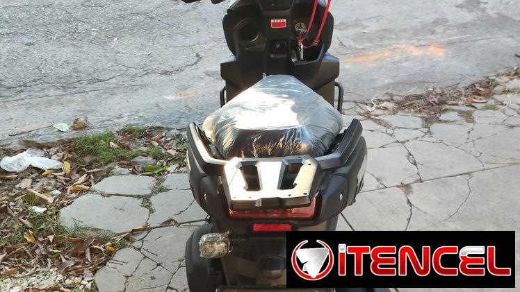 Rebaja, moto automática 150cc full injection.