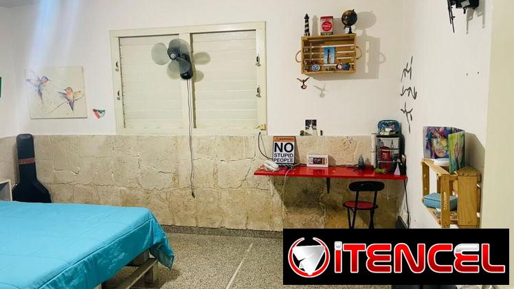 Casa en Altahabana. En la misma avenida Vento