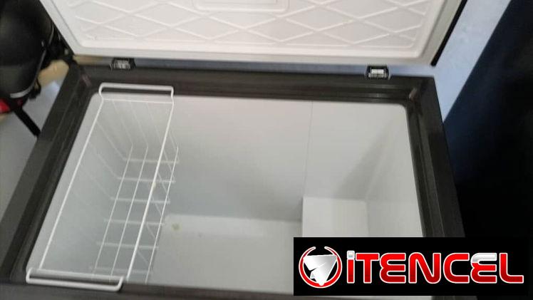 Nevera marca Milexus de 7 pies (solo un detalle q no afecta en nada ) un pequeño golpe