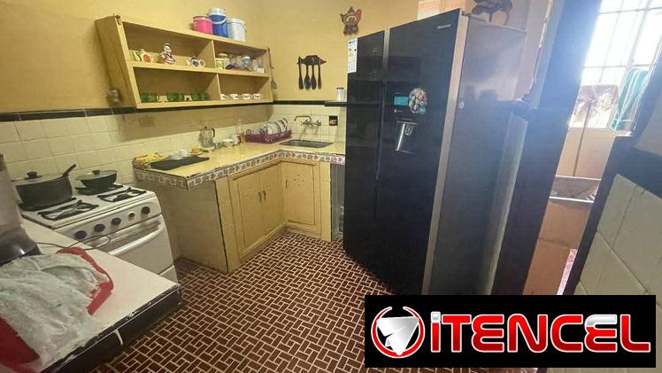 Venta apartamento 2 cuartos con terraza a la calle más de 80 m2 25mil usd 53582376