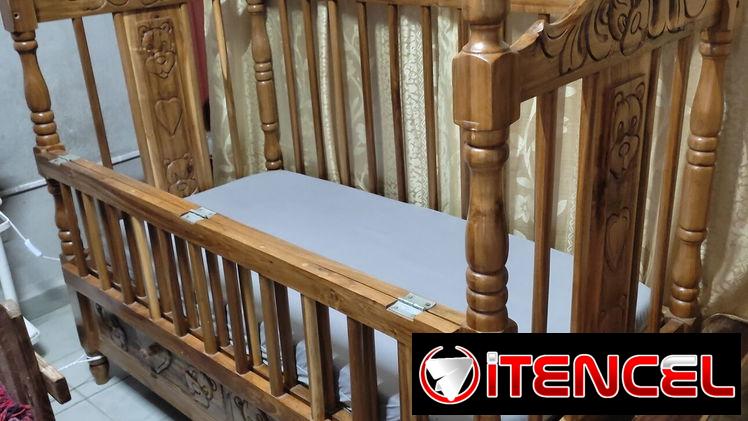 Vendo cuna con colchón y gavetas