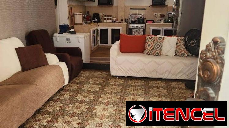 Venta de casa en el Vedado. Cercana a 23, con un precio de 60 000 euros o su equivalente en USD.