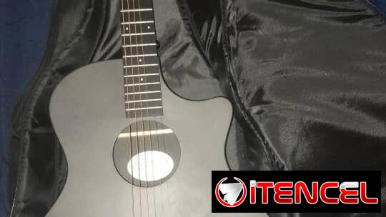 🎸✨ Guitarra Electroacústica Enya EGA-X0/BK.EQ ✨🎸  Diseñada para músicos que buscan calidad, comodidad y tecnología