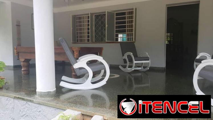 📱 Villa de Lujo con Piscina y Billar: Diversión y Confort Exclusivo