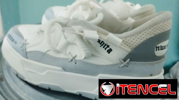se vende un par de tenis #42