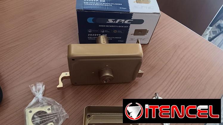 CERRADURA DE TRES  PASOS, Entrega por un mínimo costo adicional para toda La Habana