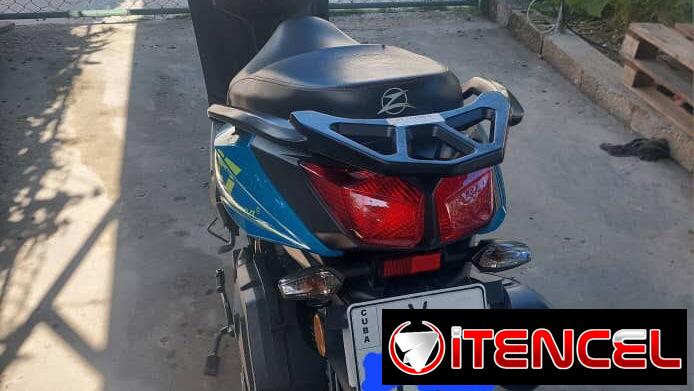 MOTO AUTOMATICA MISHOZUKI SCOOTER 150CC CON 6 MESES DE USO COMO NUEVA UNA JOYITA!!!
