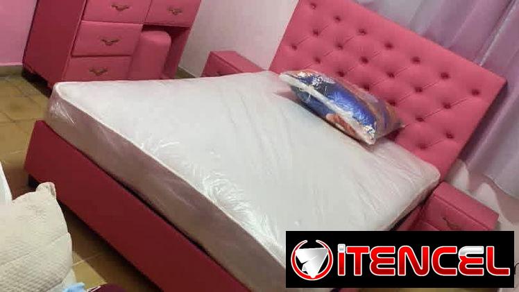 Camas tapizadas Cómodas espejos colchones y más