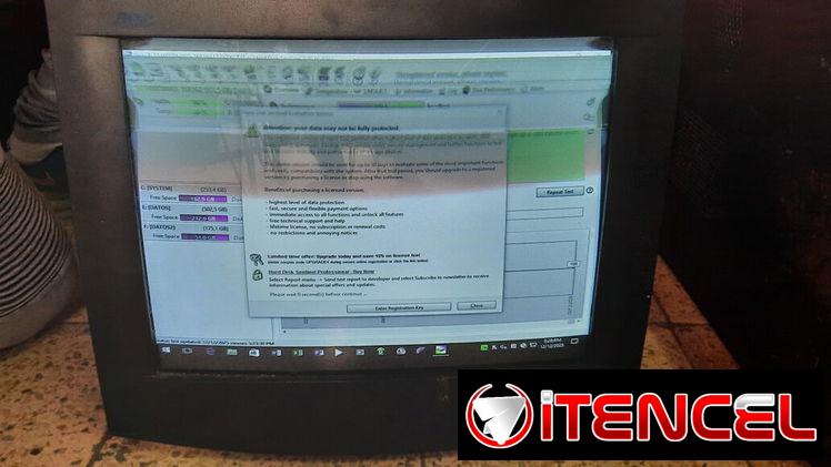 Monitor 17″ con problemas. Enciende pero se apaga.