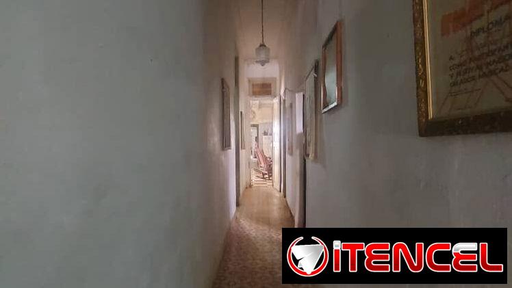 Venta de casa a “REPARAR”