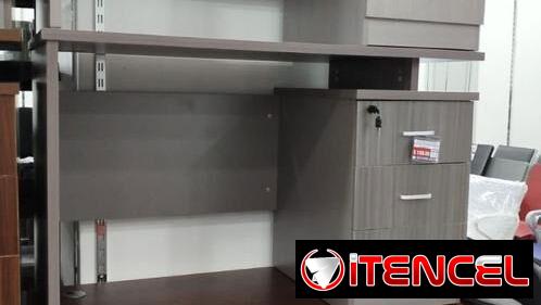 Escritorio con gaveta y llaves para oficina nuevos en su caja mensajería incluida en la Habana comunícate con Pedro