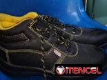 Botas de hombre de trabajo en 8000 cup, llamar o escribir al 56405434, tengo domicilio en de Boyeros Altura de la Habana