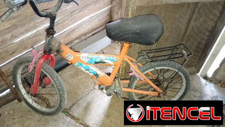 Se vende, entre otras piezas.