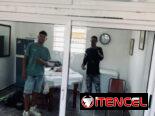 Maequeteria de alumio y cristal