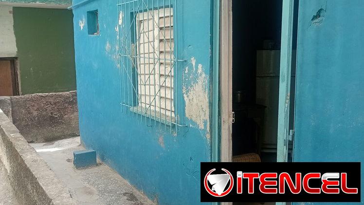 Tengo 2 apartamentos que permuto por una casa