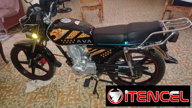 Moto ava jaguar como nueva