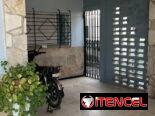 Venta de bajos de biplanta amplio en avenida Santa Amalia