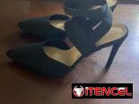 Tacones negros