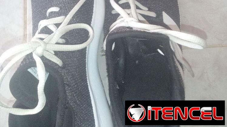 Zapatillas deportivas grises Adidas – Calzado casual con franjas blancas – Tenis atléticos unisex – Zapatillas urbanas c
