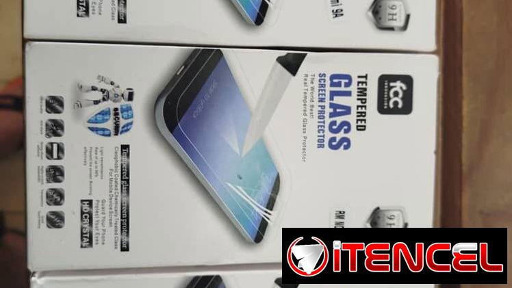Tengo 3 cajas de 10 micas de cristal cada una para varios modelos de Redmis, buen precio. Contactar 56853577