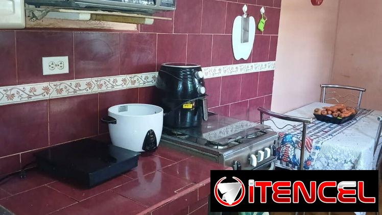 Venta de Casa independiente se deja equipada con muebles y electrodomesticos para llegar y vivir.