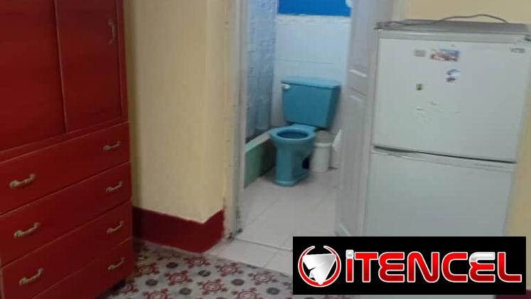 Se alquila cuarto en el vedado