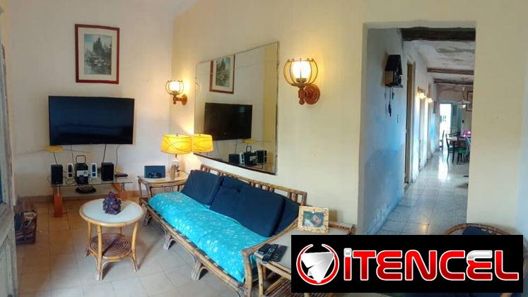vendo casa totalmente independiente 2/4 en santos Suárez con sus pasillos laterales cerca de pasaje oeste y lacret