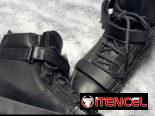 Botas y tenis de hombre