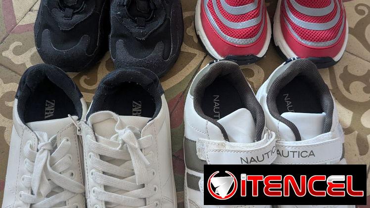 Zapatos de niño de uso.