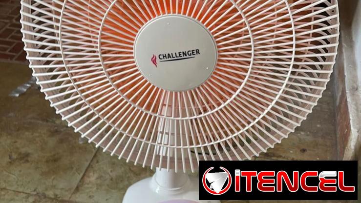 VENTILADORES RECARGABLES 16 PULGADAS DE MESA CON PANEL SOLAR se acetptan pagos por Zelle y cash