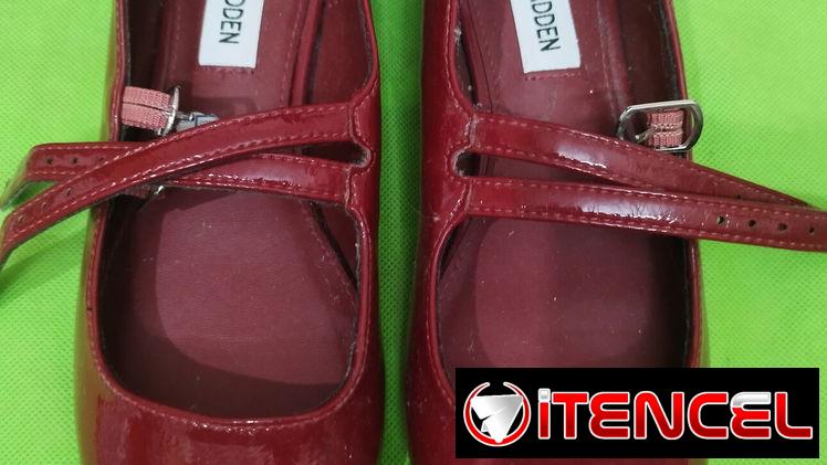 En venta un par de zapatos