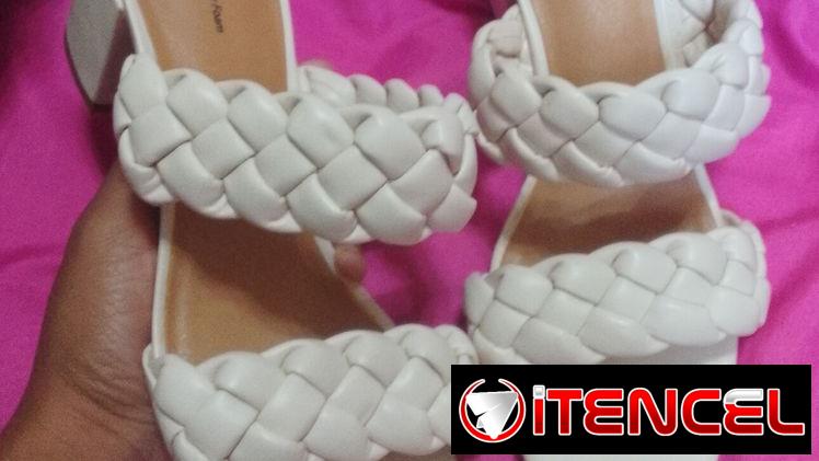 Sandalias americanas, únicos pares