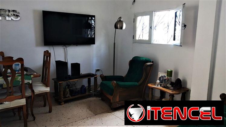 Apto. seminterior 1/4, amueblado, 47m², Habana Vieja (HV-13)